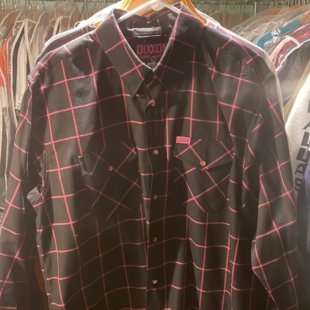 Dixxion Hope Flannel XLarge with pink pearl snap buttons